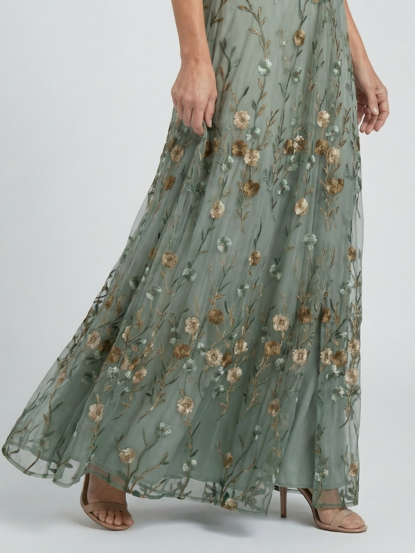 Selora | Floral Embroidered Maxi Dress