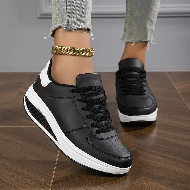 Brelina - Women's sneakers with laces