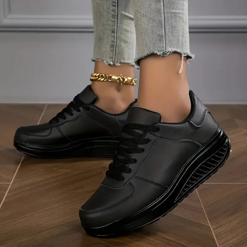 Brelina - Women's sneakers with laces