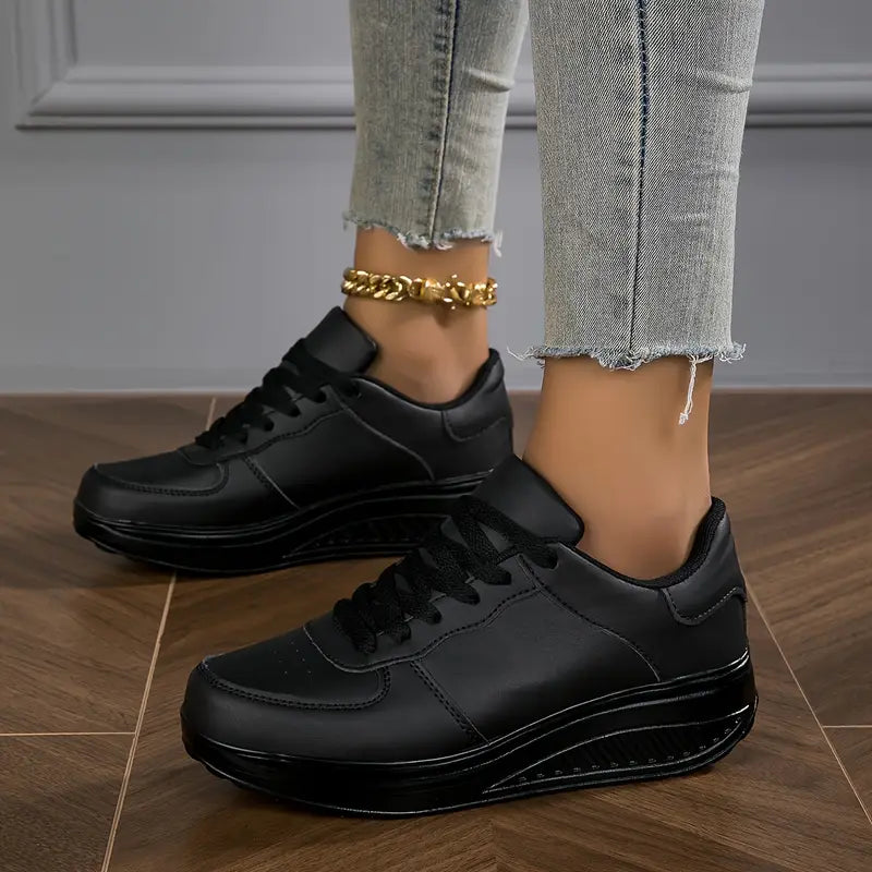 Brelina - Women's sneakers with laces